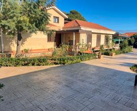 Splendida villa arredata piscina ampio giardino