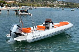 Gommone Marlin 24X 2022 e Honda 250 solo lago