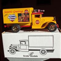 ERTL--U.S.A. Furgoni COCA-Cola-scala 1/34--MB-