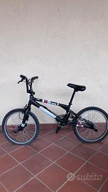 Bici Bmx nera