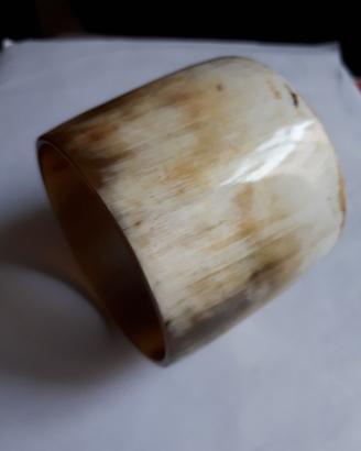 Bracciale in autentico corno di buffalo.