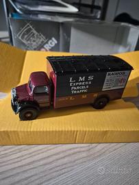 CORGI. CAMION BEDFORD TYPE O SERIE VAN. 1/50.