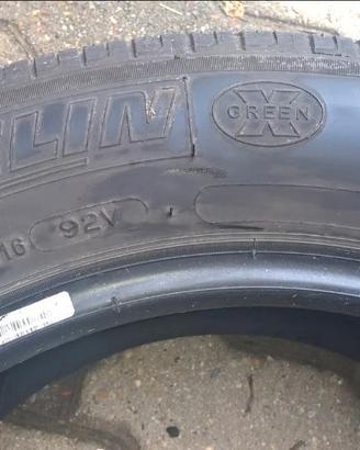 4 Michelin 205/60/16 92V