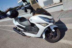 Scooter Daelim S3 250 – Potente, e affidabile