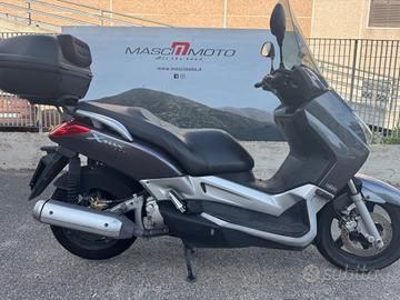 Yamaha X-Max 250
