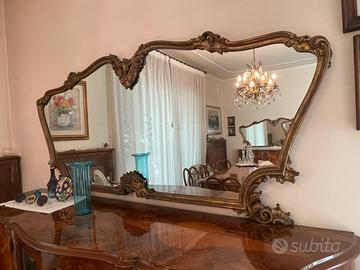 Specchiere e credenze in stile