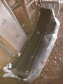 Paraurti avanti e dietro più fanale posteriore