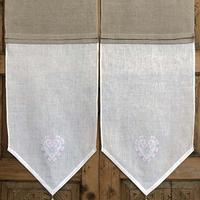 Tende per finestra con ricamo cuore e moppina