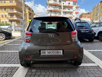 Toyota Iq 1.3 automatica
