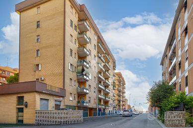 2 LOCALI A CIVITAVECCHIA