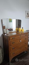 comò antico con specchio