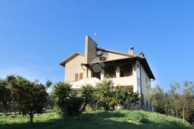 VILLA SINGOLA A SANT'ELPIDIO A MARE