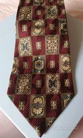 Cravatta color bordoux 
