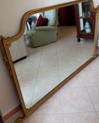 Specchio con cornice in  legno dorato anni 60