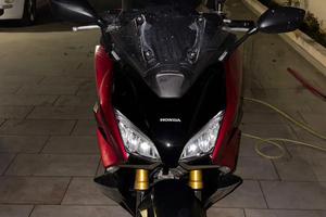 Honda Forza 750, 1.015 km- 11/2024- Pari a nuovo