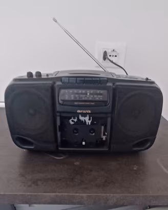 Aiwa CSD-EX120 EZ Boombox Radio Stereo port