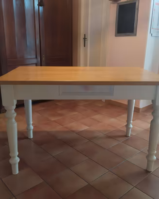 Tavolo stile shabby