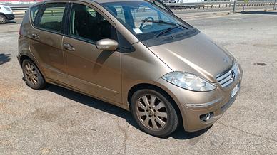 Mercedes  180D ricamb motore disponibile
