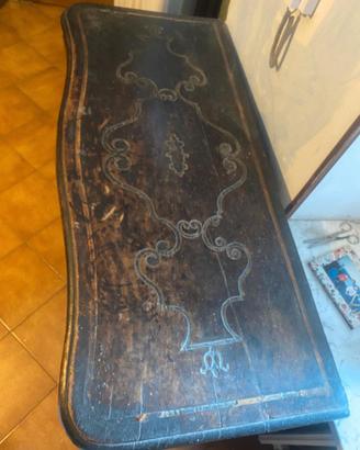 Antico cassettone a 3 cassetti