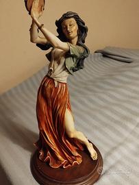 zingara con tamburello 