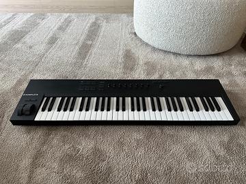 Tastiera master keyboard native instrument a61