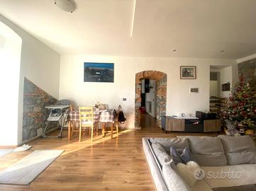 3 LOCALI A CORTE FRANCA