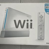 Nintendo Wii bianca con 4 giochi e tappeto