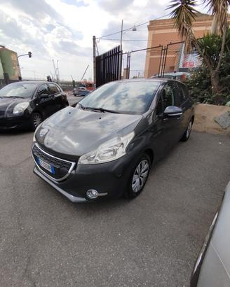Peugeot 208 1.4 HDi 68 CV 5 porte Allure