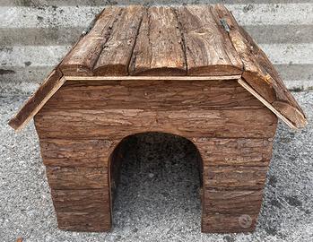 Casetta in legno per scoiattoli, coniglietti,  ecc