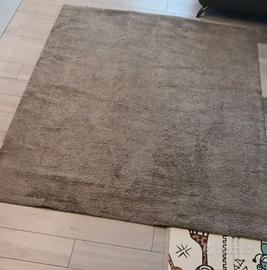Tappeto grigio