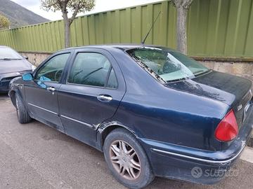 lancia lybra
