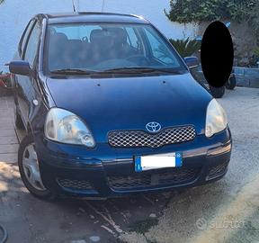 TOYOTA Yaris - 2004