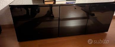 Mobile Cappellini laccato lucido.