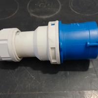 Spina industriale 3 poli 220V