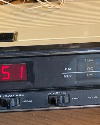 Radiosveglia vintage Sanyo RM 5300 a LED
