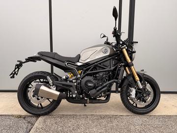 Benelli Leoncino 800