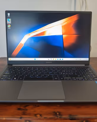 Samsung Galaxy Book4 15" i3 13Gen 8GB 256GB