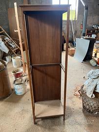 Struttura vetrina in legno