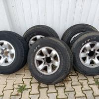 Cerchi e gomme Nissan Patrol GR Y61