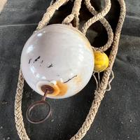 Boa nautica vintage in vetro soffiato con cordame