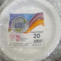 Piatti di plastica € 0,40😳