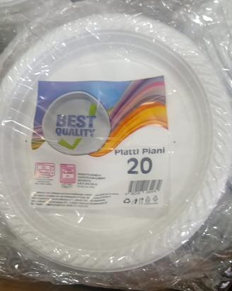 Piatti di plastica € 0,40😳