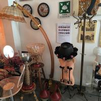 manichino lampada e lampada da terra anni 70