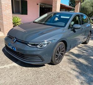 Volkswagen Golf 8 Life 1.5 eTSI DSG 150CV