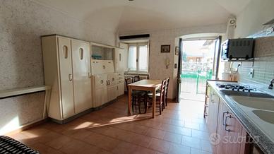In ALMESE CENTRO BILOCALE ARREDATO