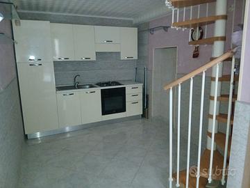 Piccolo monolocale soppalcato ingr. indipendente