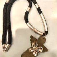 Collana ciondolo legno
