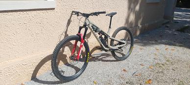 Commencal Meta V5 Essential