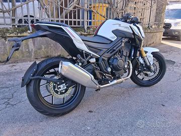 PROMO KEEWAY/BENELLI M502N NAKED BICILINDRICA