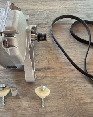 Motore Lavatrice Bosch serie 6 00145789 ricambio